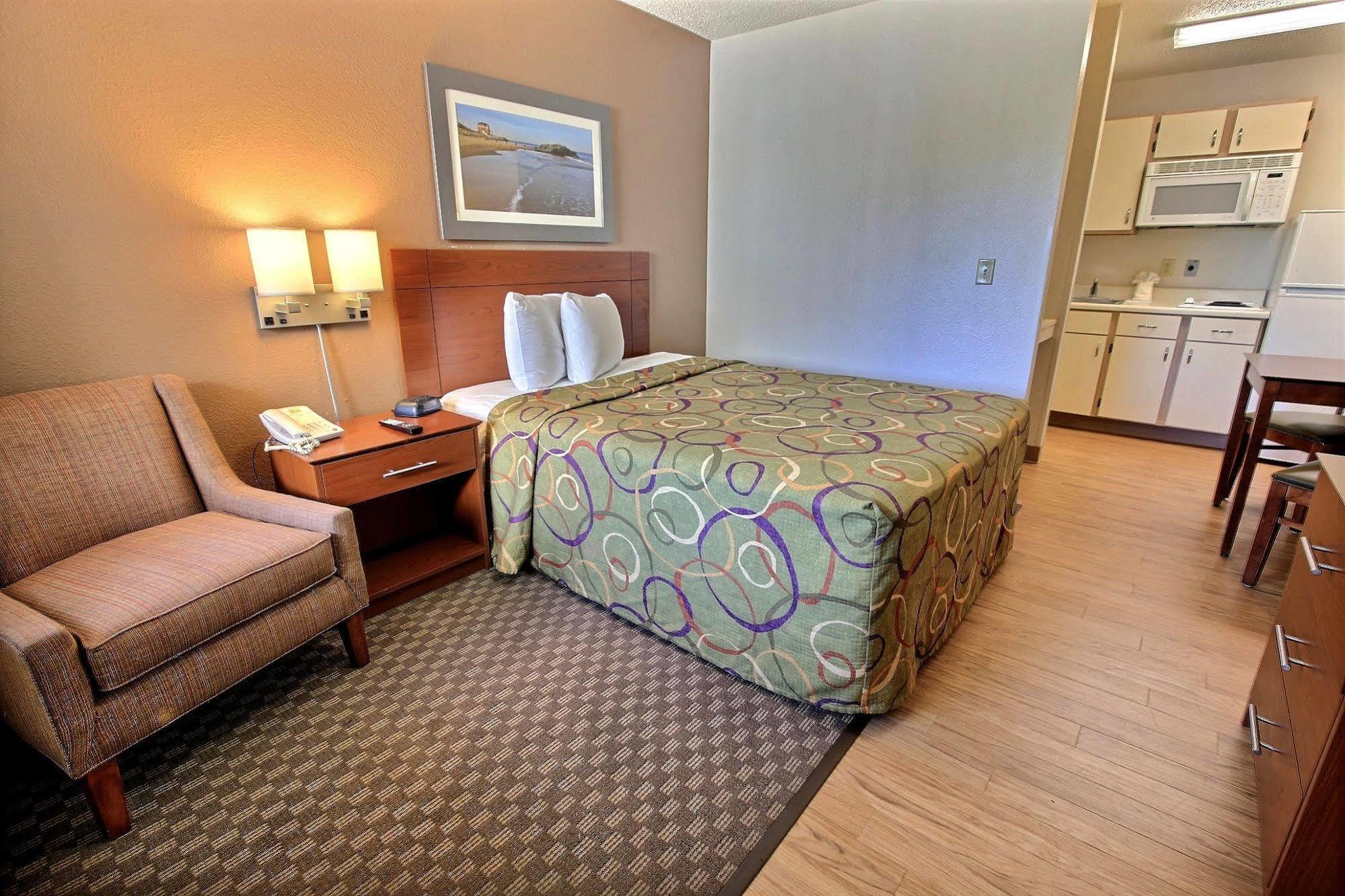 Intown Suites Extended Stay Chesapeake Va - I-64 Crossways Blvd 外观 照片