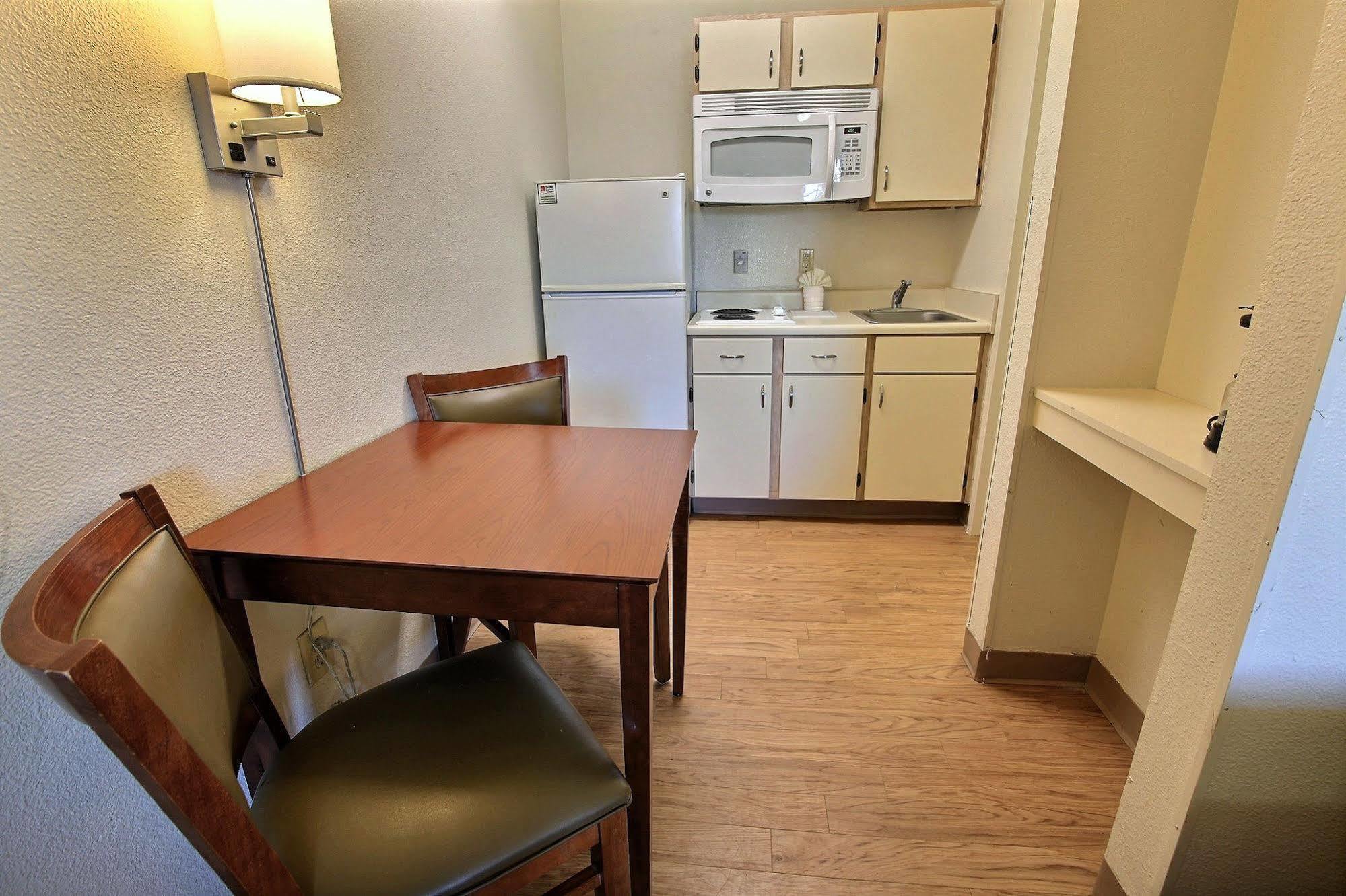 Intown Suites Extended Stay Chesapeake Va - I-64 Crossways Blvd 外观 照片